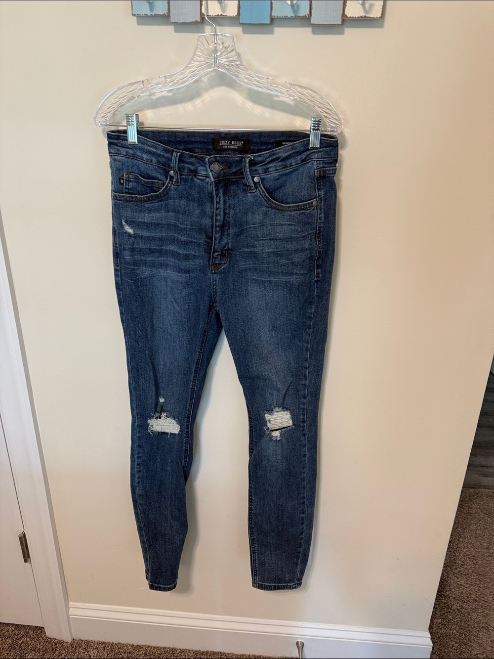 Judy Blue Women’s Skinny Distressed Blue Denim Jeans / Size 11/30 / Stretchy